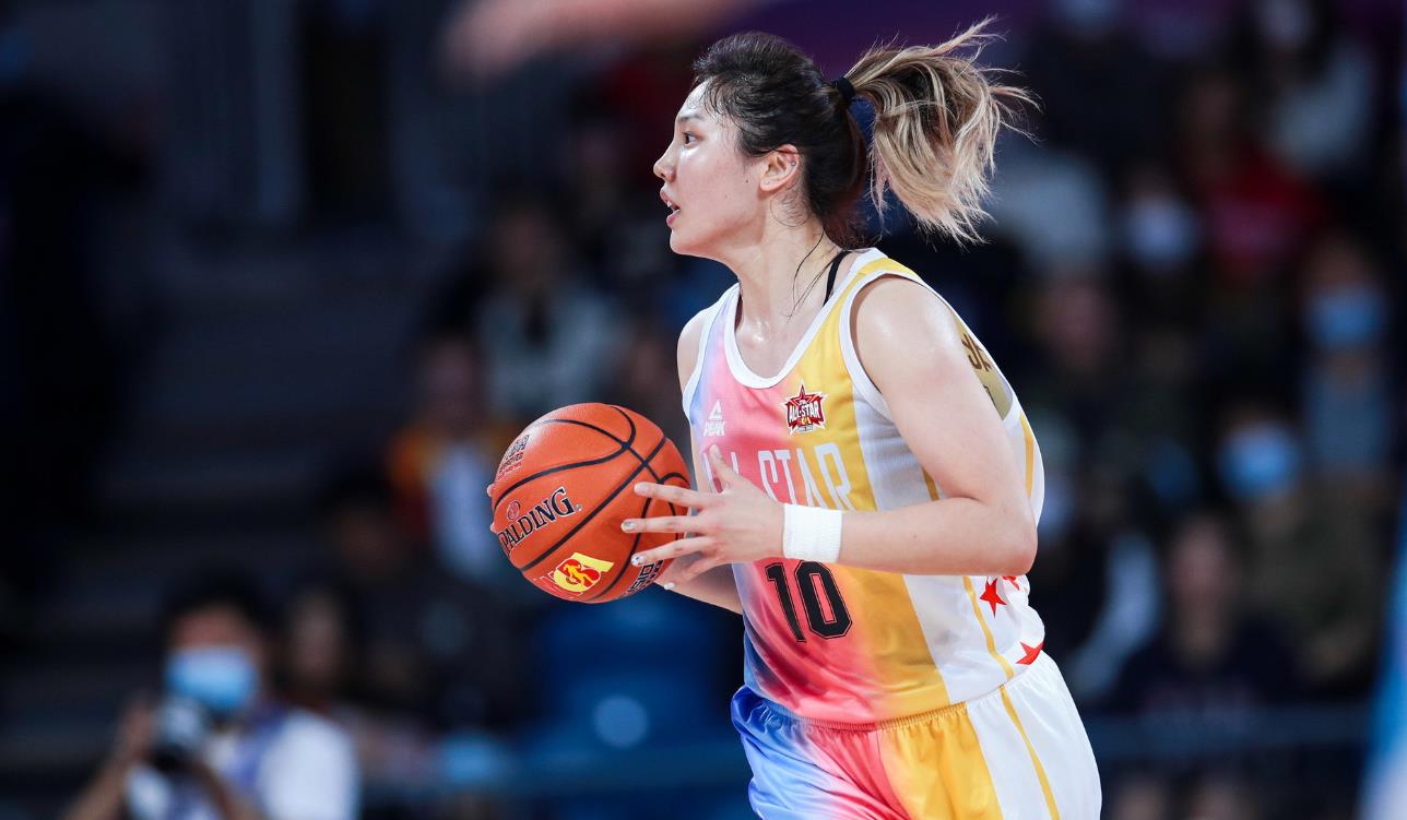 内蒙古女篮第一次夺冠李月汝,内蒙古女篮vs新疆女篮李月汝数据