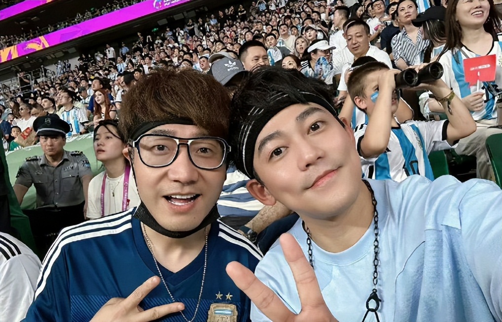 闯进场拥抱梅西球迷发声,球迷冲进球场拥抱梅西跑了多少米