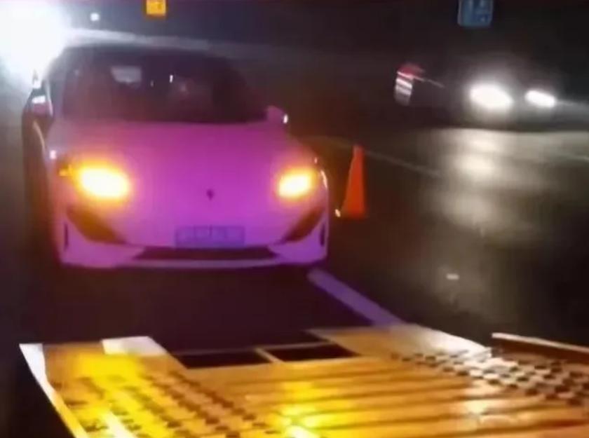 长安深蓝sl03在车里怎么关,长安深蓝sl03靠近车辆自动解锁