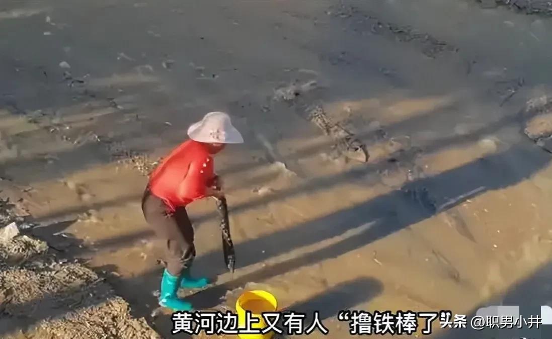 黄河边上出现撸铁,黄河撸铁人视频