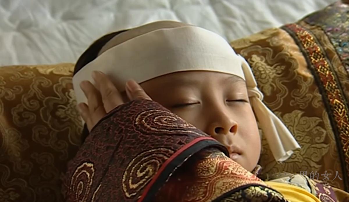 14岁女孩当上皇后的生活,14岁入宫做了10年皇后