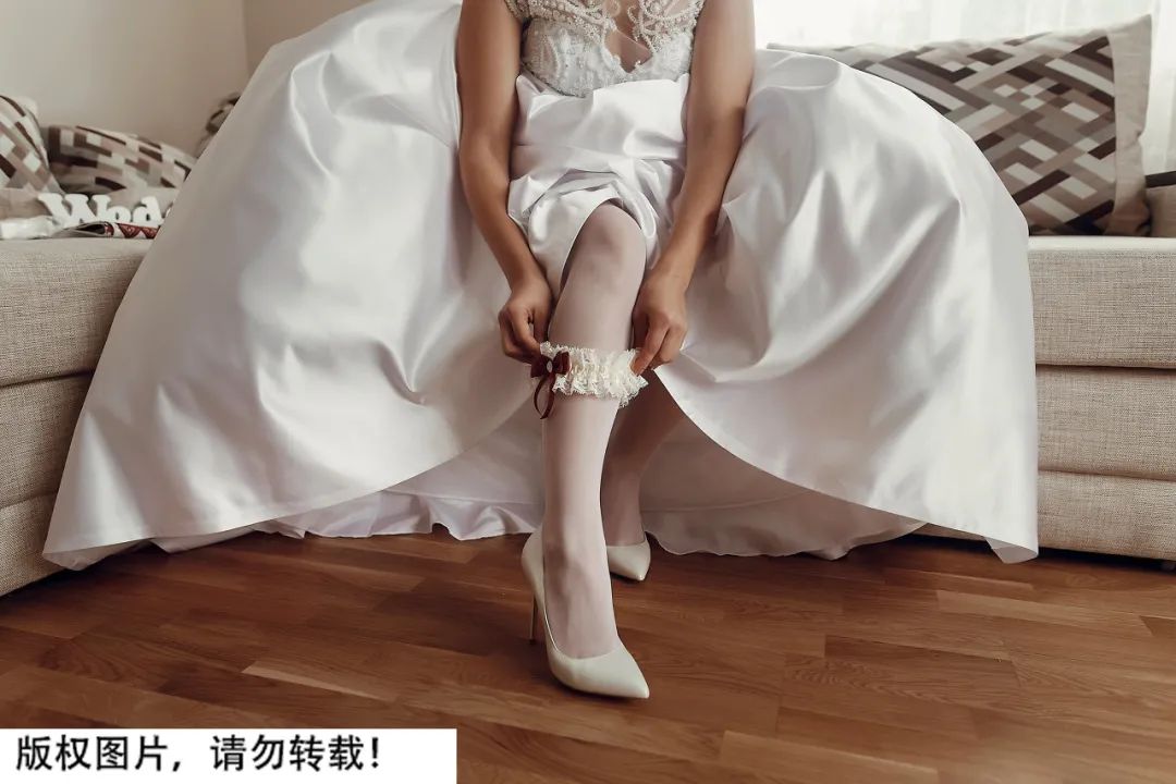 *袜丝**最初竟是为男性设计的！为什么充满诱惑？正经的科普来了