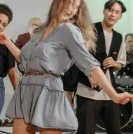 足*女浴**转行开奶茶店，同居男出资32万，这钱还要回吗