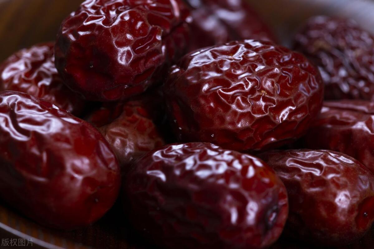 干红枣和新鲜红枣有什么区别,怎样挑选大枣大红枣