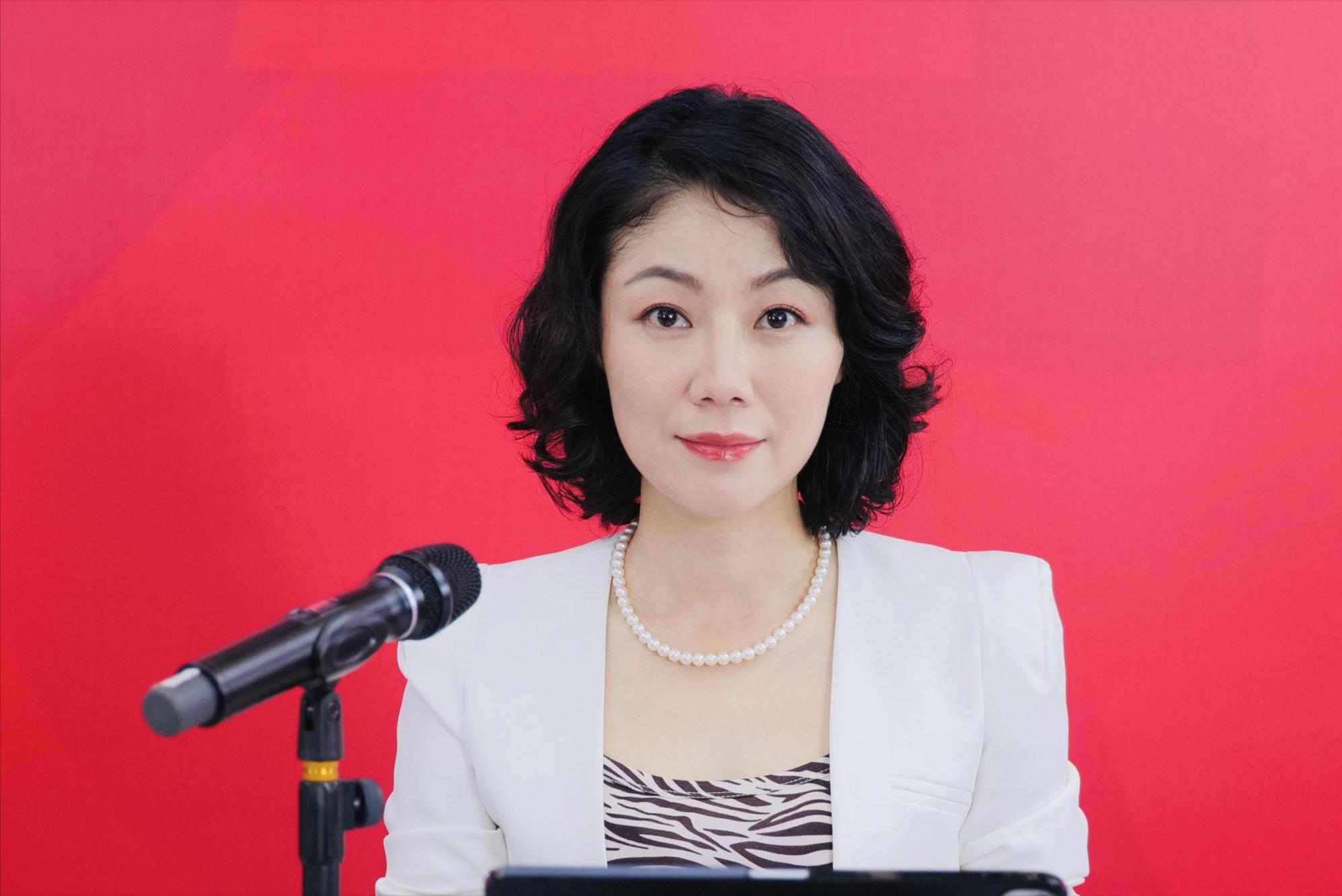 中国最贵女秘书朱旭,金牌女秘书朱旭年收入