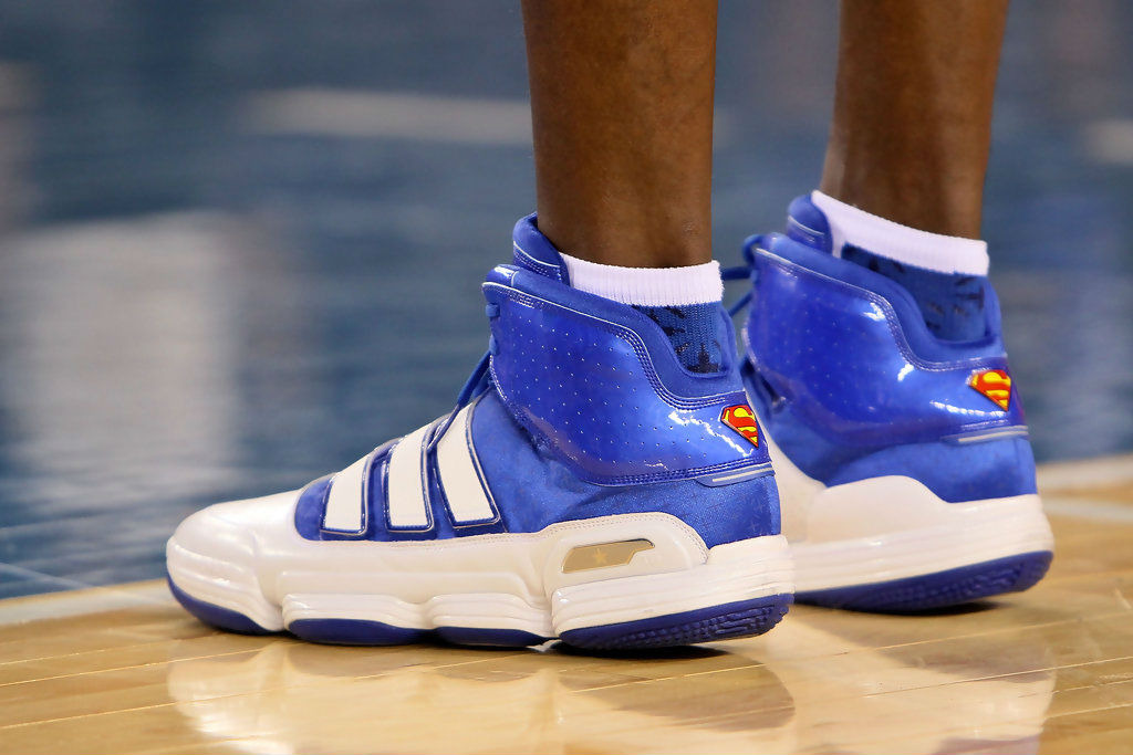 德怀特霍华德奥兰多,阿迪达斯霍华德历代篮球鞋图片