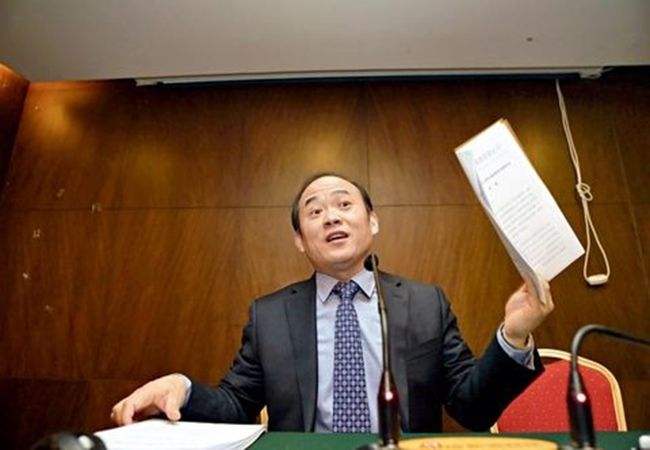 他是中国民营航空第一人，最辉煌时身价200亿，现在准备东山再起