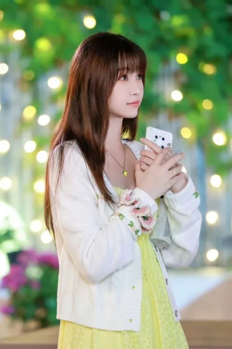 夏天连衣裙这样穿回头率暴增,春天这样穿裙子太美回头率200%