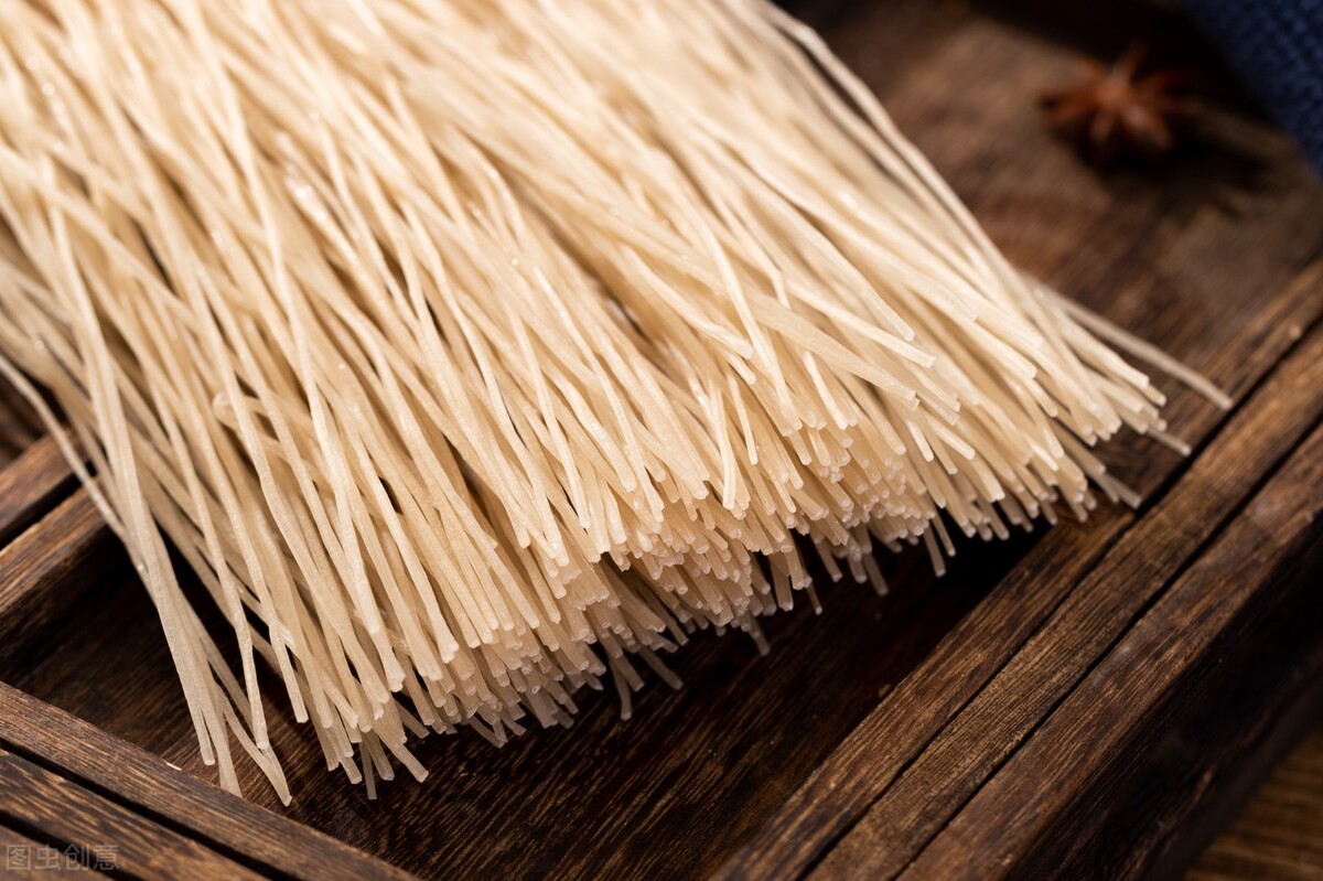 怎样用火烧检测红薯粉真假,红薯粉怎么分辨真假粉条