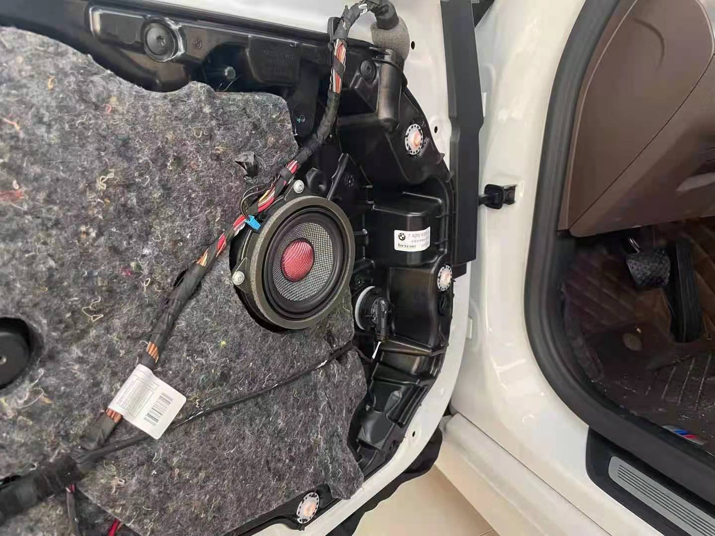 宝马改音响最简单最佳方法,宝马最详细的音响改装方案