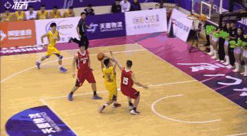 篮球进攻战术大全：Ⅲ进攻人盯人防守