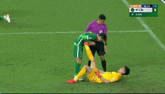 中超球员比赛拖延时间,中超守门员拖延比赛被黄牌