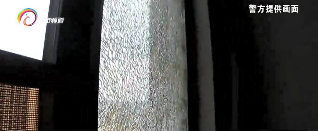 砰!碎成蜘蛛网,27层住宅玻璃突然炸裂