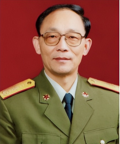 众诗人品读许庆胜《诗坛胡松夏现象解剖》专著诗•50首