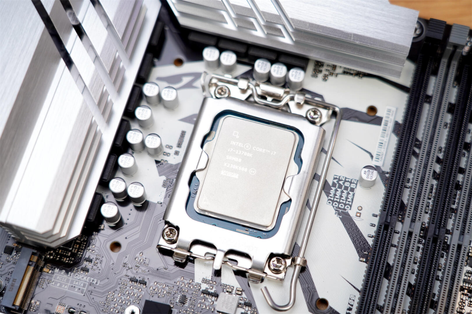 圣旗b760m-progaming支持多大内存,华硕圣旗主板b760m-progamingd4