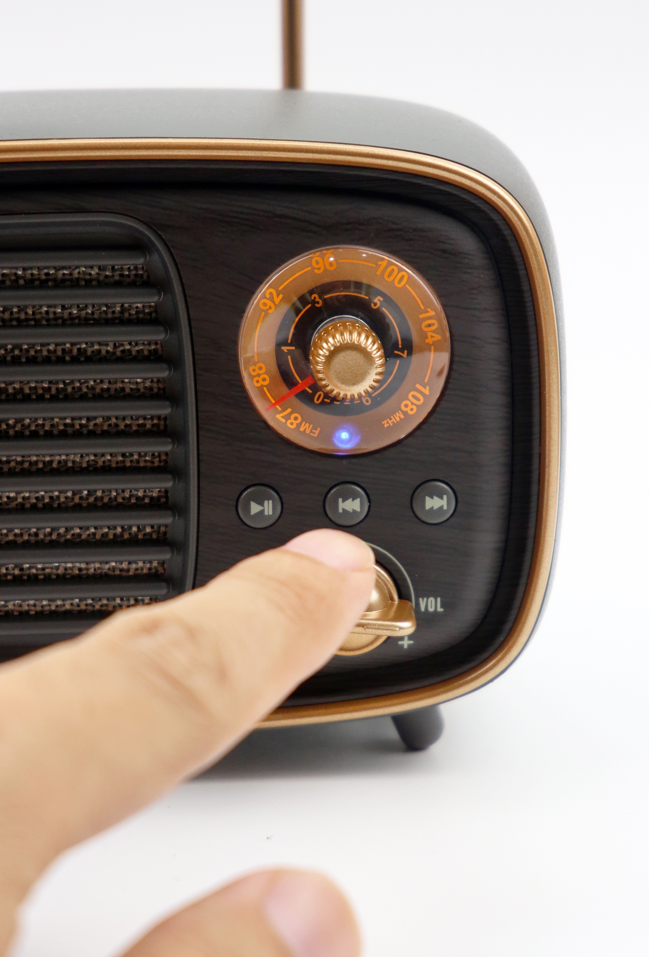 熊猫复古收音机1936评测,复古熊猫音响