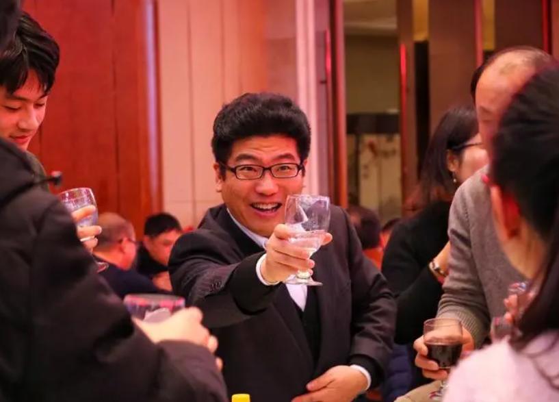 白酒造假手法大揭秘,什么白酒最不容易造假