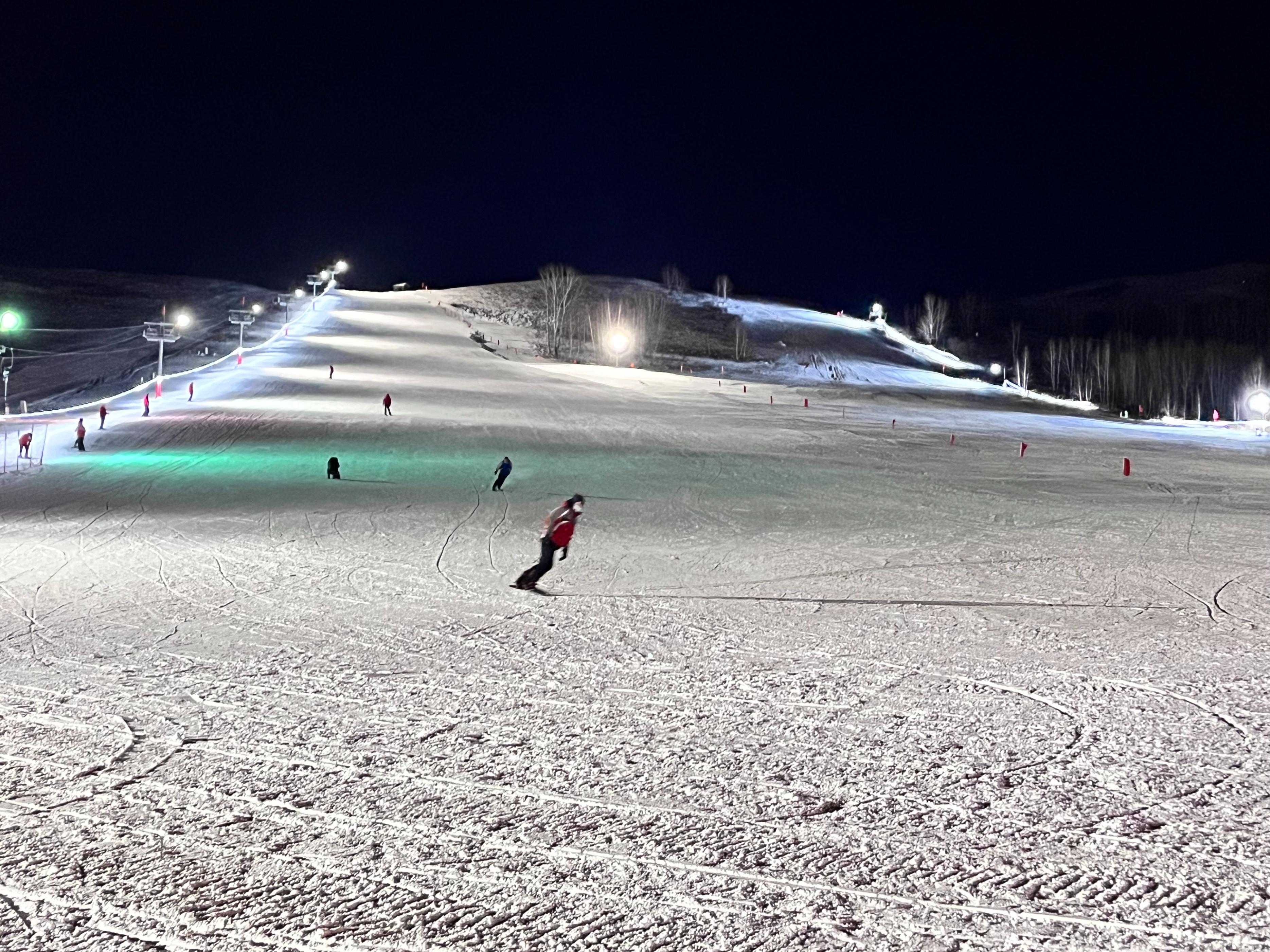 牙克石凤凰山庄滑雪夏季,国家级滑雪旅游度假地
