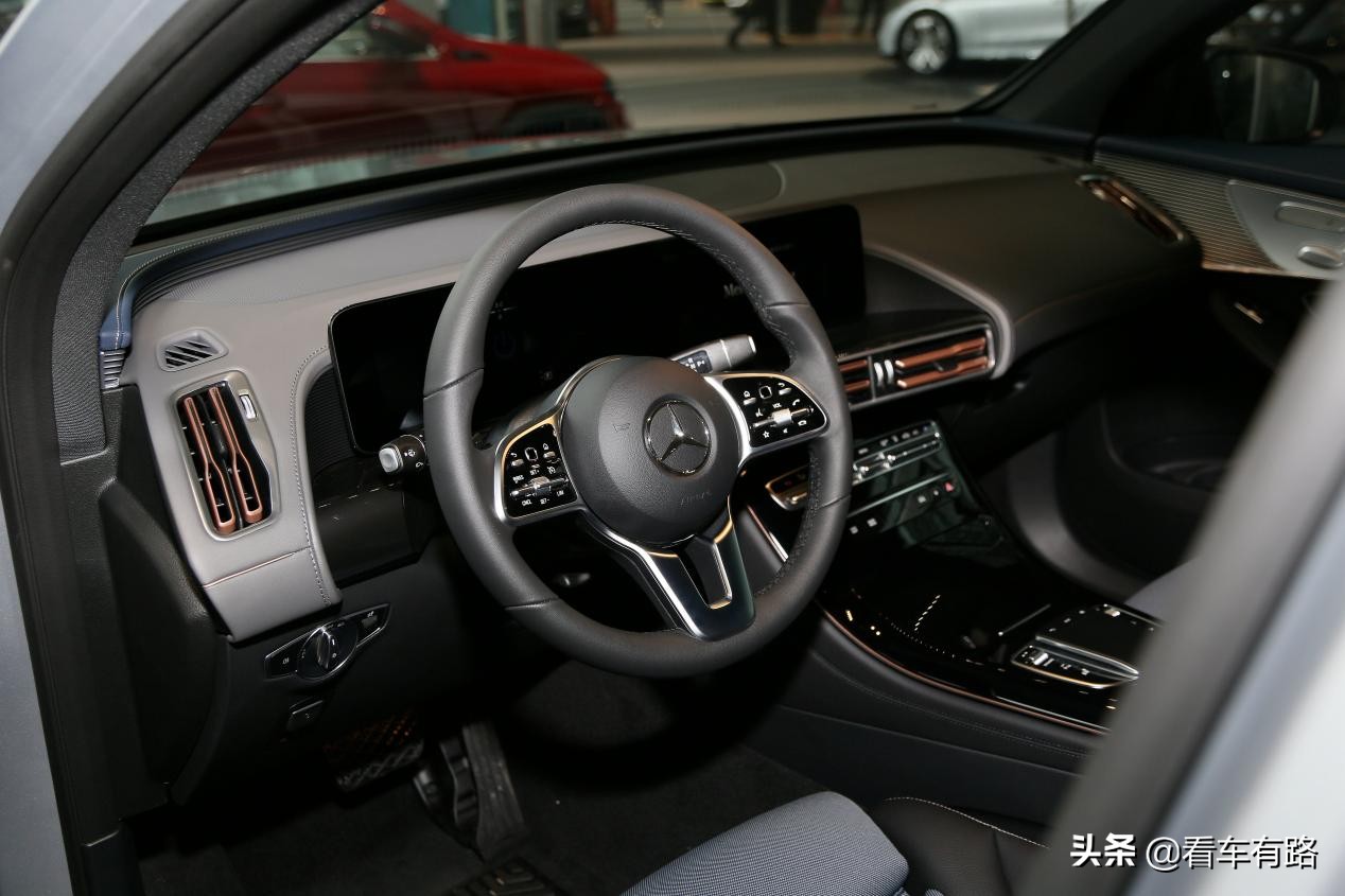 探店奔驰武侯华星锦业，奔驰EQA和EQC到底怎么样？