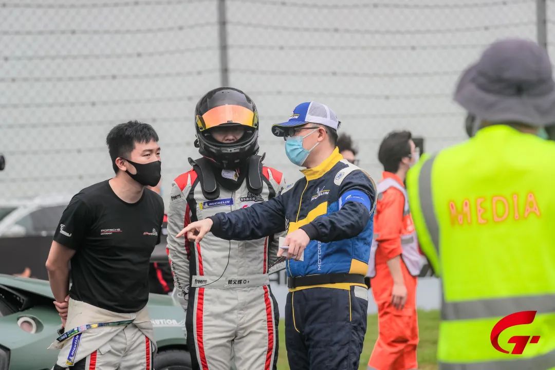 无惧风雨不怕跌倒,无惧风雨乘风破浪