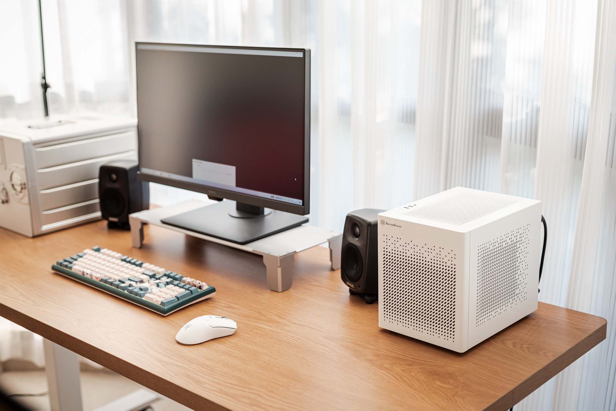 你也可以轻松装的白色ITX小钢炮：银欣SG16装机指南