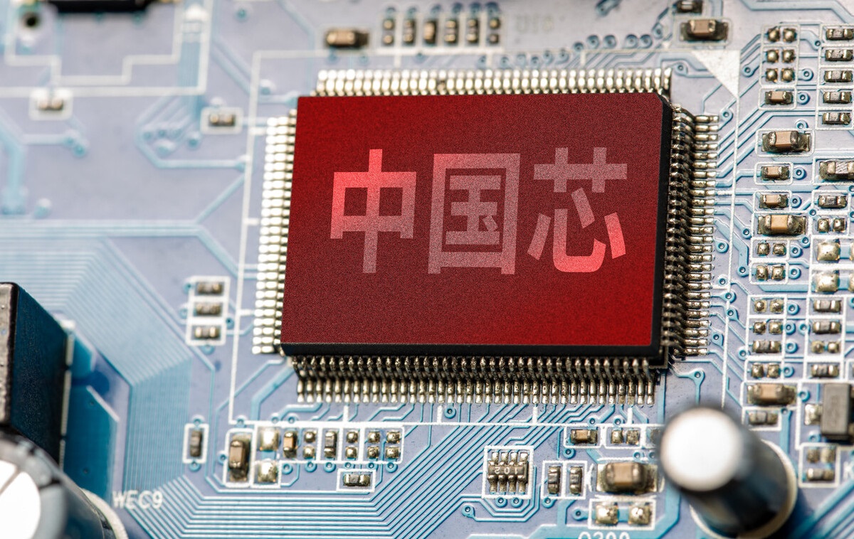 世界杯赛场之外，中国智造赢得三场竞赛，国产手机进“八强”