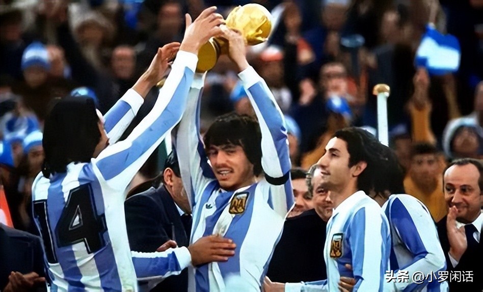 两代球王争霸完整视频,两代球王致敬梅西