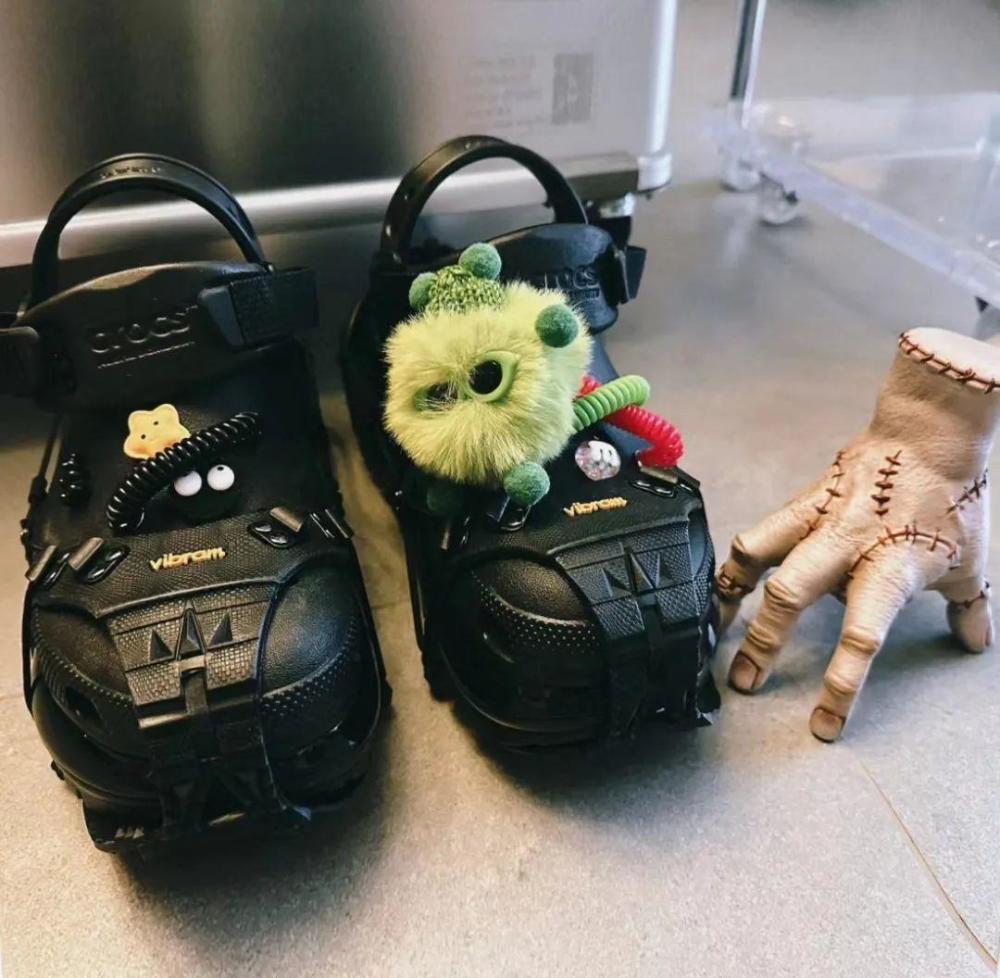 洞洞鞋丑爆了,洞洞鞋丑还臭