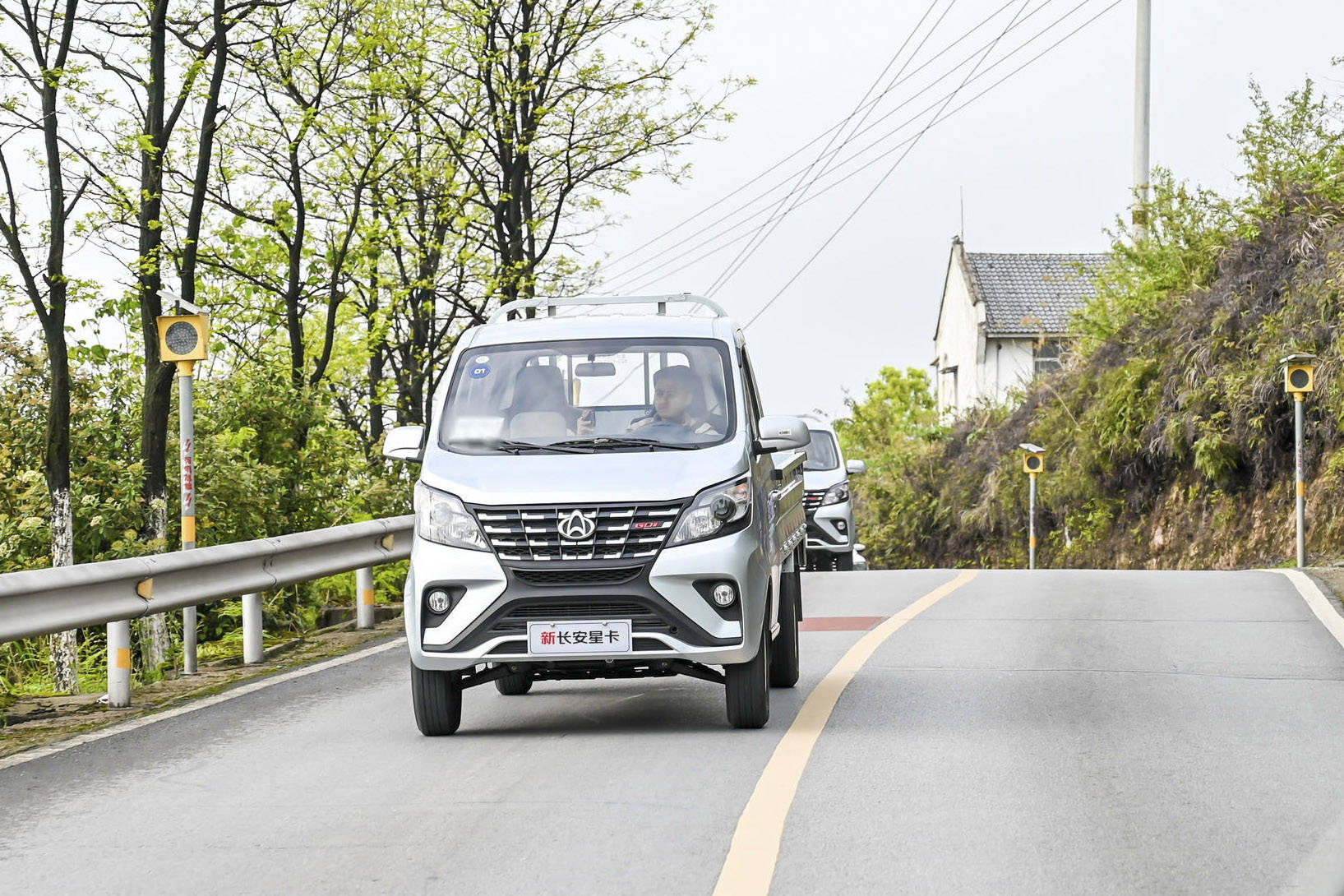 长安睿行m60新能源六座用车体验,新能源长安睿行m60试驾