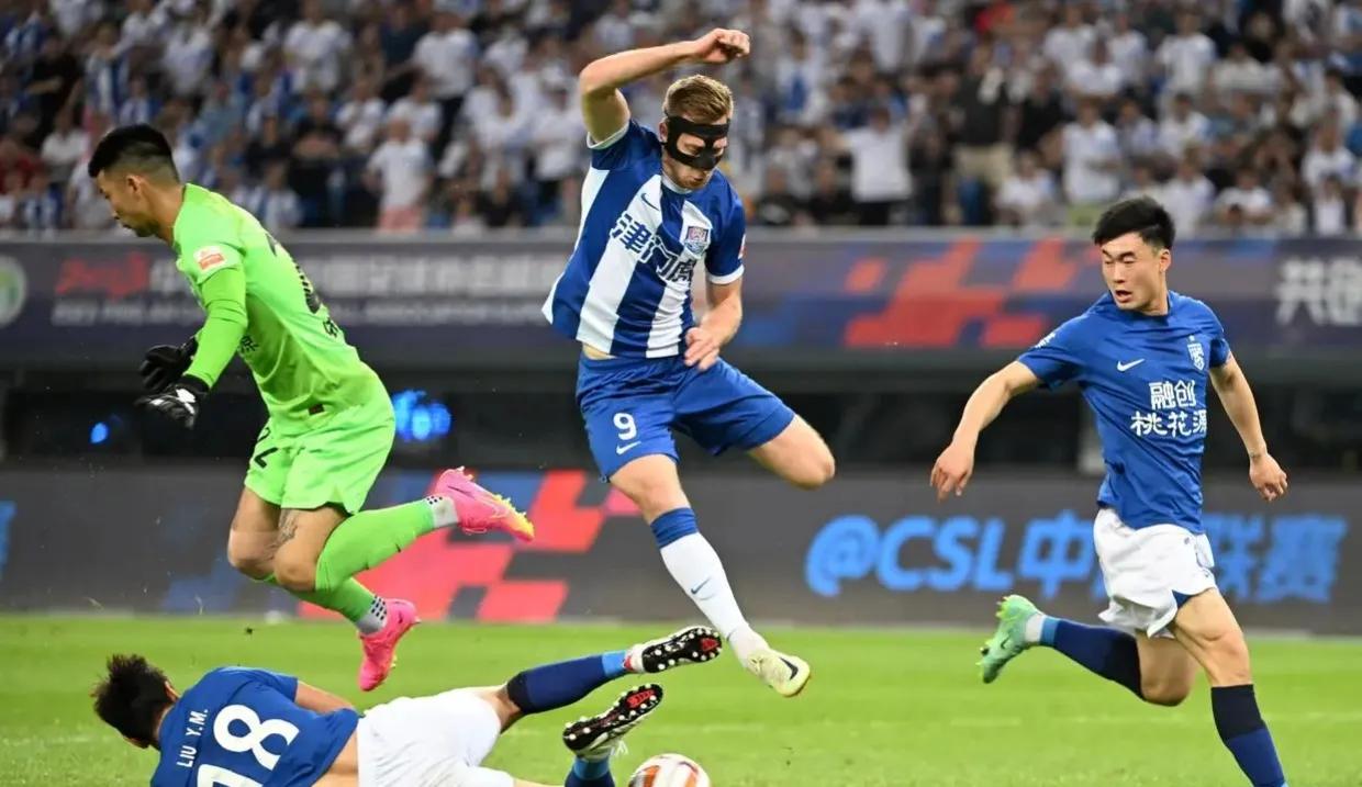 黄政宇泰山进球,黄政宇中超最佳球员