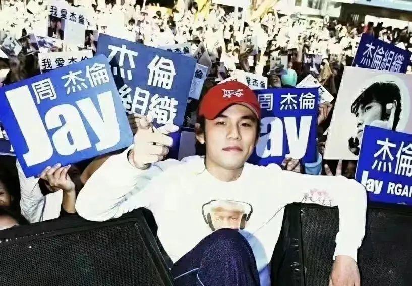 周传雄是小虎队成员吗,周传雄曾经小虎队的一员