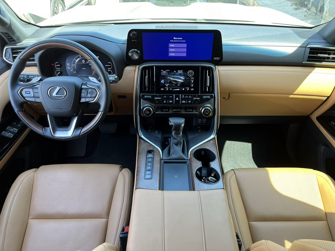 雷克萨斯lx600运动版黑武士越野,雷克萨斯lx600巅峰限量版v8测评