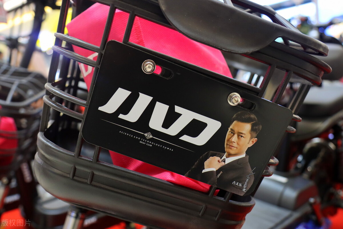 雅迪冠能e10和艾玛指挥官续航能力,雅迪爱玛台铃电动车哪种最好