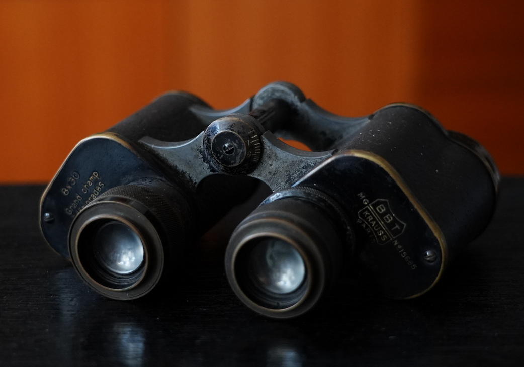 战争时期的老式军用望远镜,战争年代的18倍望远镜