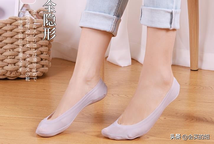 高跟鞋磨脚后跟怎么处理,脚穿高跟鞋总是磨结疤是怎么回事