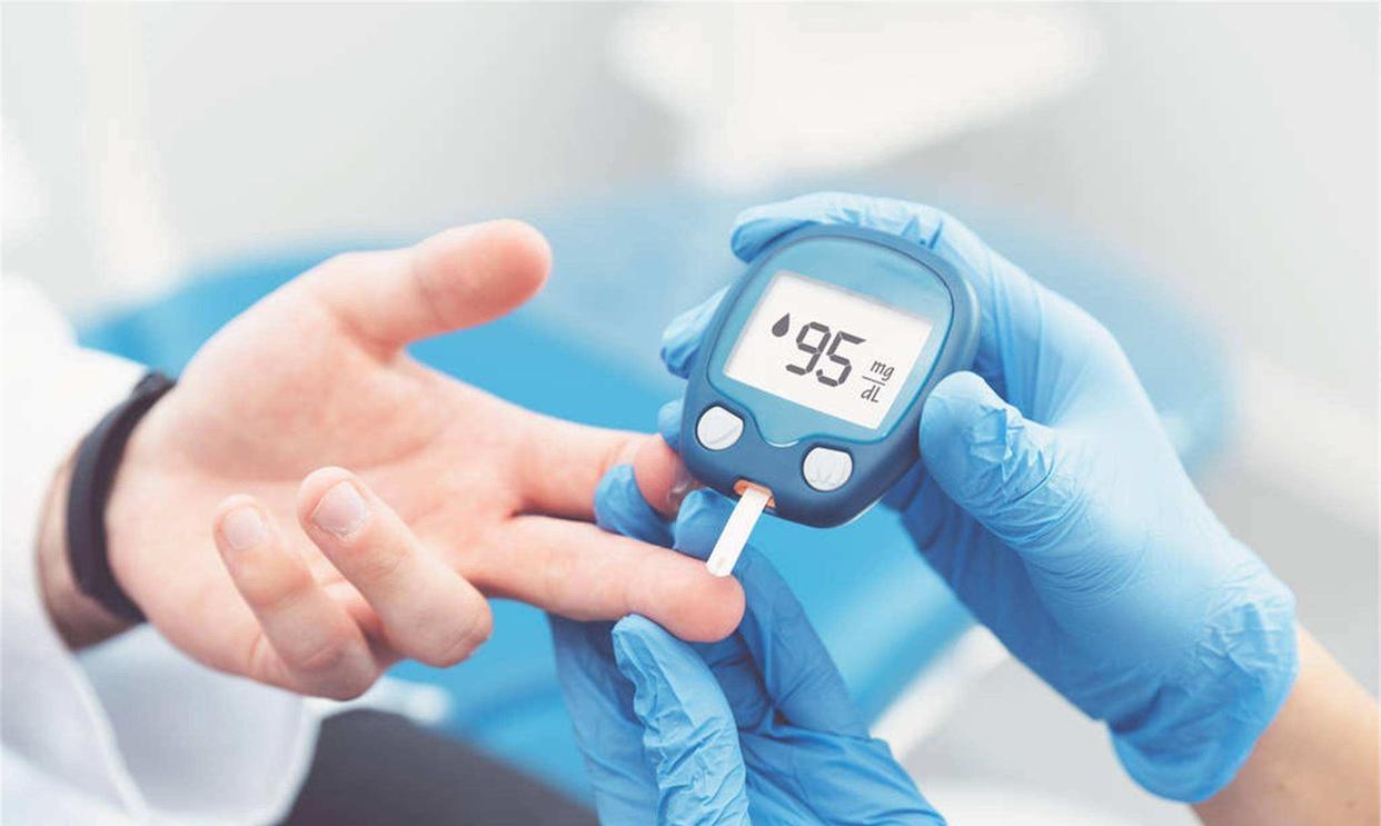 每晚吃1个煮熟的苹果有什么好处,每天早起吃一个煮熟的苹果好吗