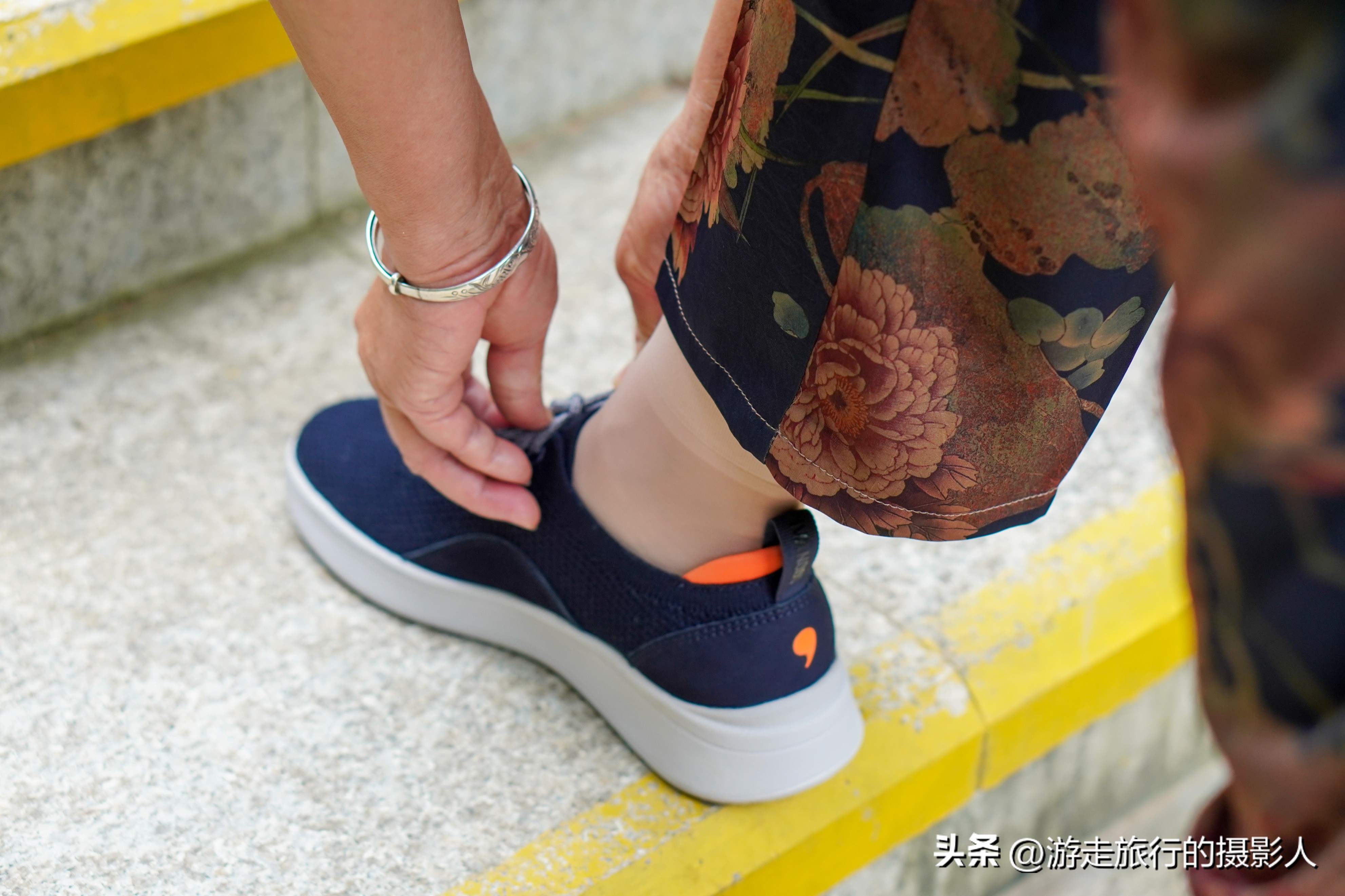 给父母亲买一双什么样的鞋子,给父母适合买什么鞋子