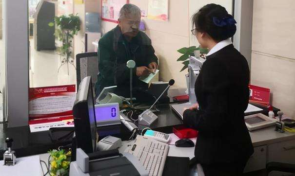 银行错把800元存成800万处理结果,银行误把800存成800万后续