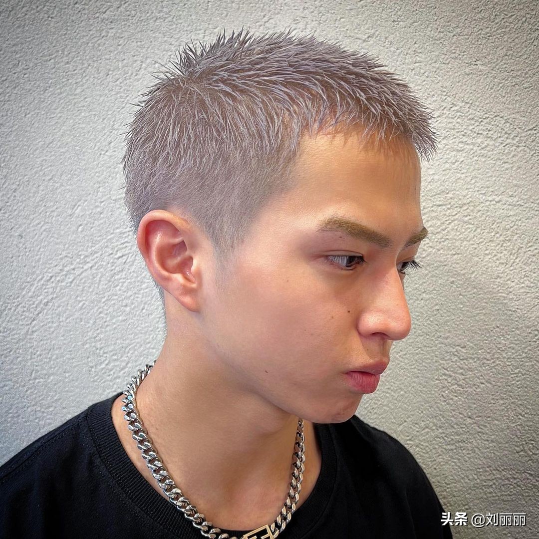 14岁男士最潮流的发型,长发男士发型帅气飘逸又有型