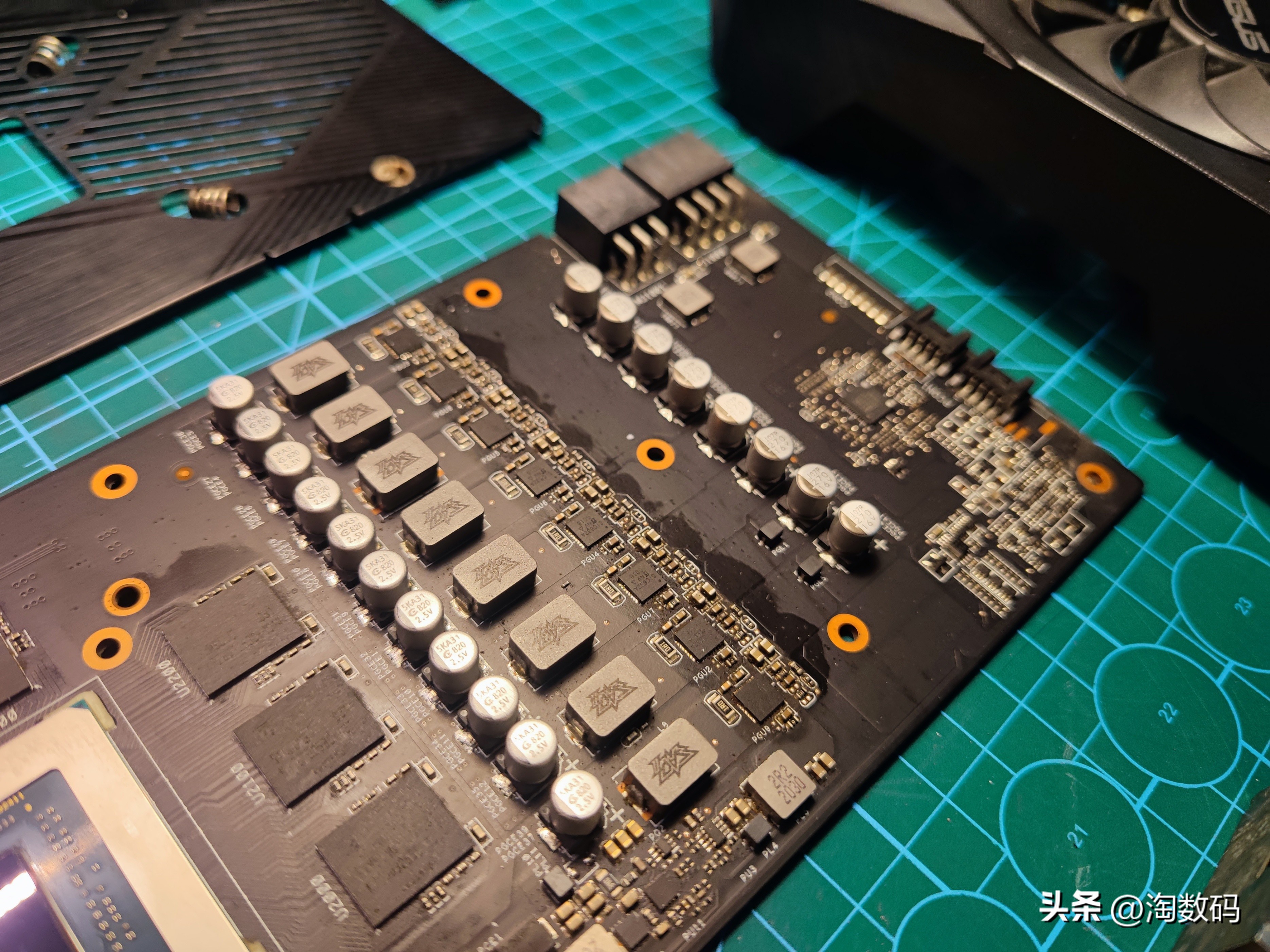 头铁矿卡配矿电:¥666块华硕RX5700+¥109块鑫谷金牌1250W装个机