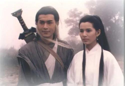 璁捐甯堟湇瑁呭搧鐗岄箙缁掓湇,楂樼璁捐甯堝搧鐗屼紤闂叉湇