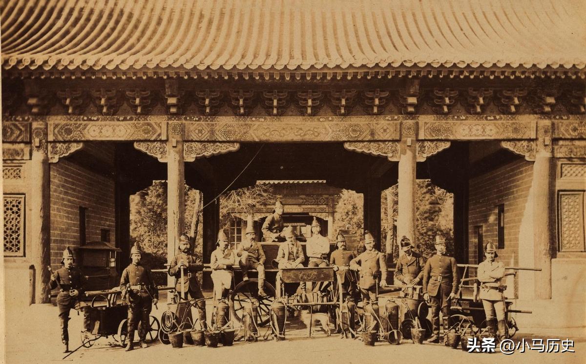 日军兽行：当着男人的面玷污了女儿，临走还残忍割下妻子乳房