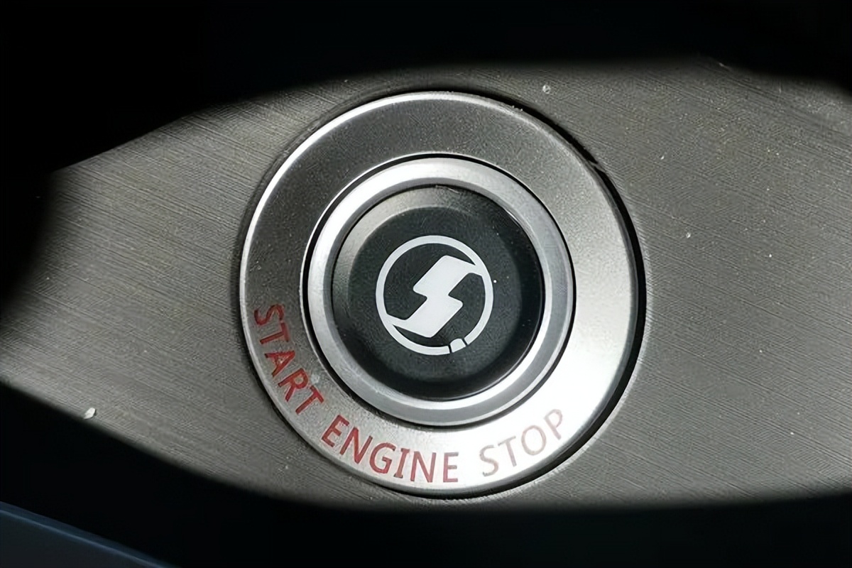 陕汽德龙x6000lng手动速比,陕汽德龙x6000lng燃气车