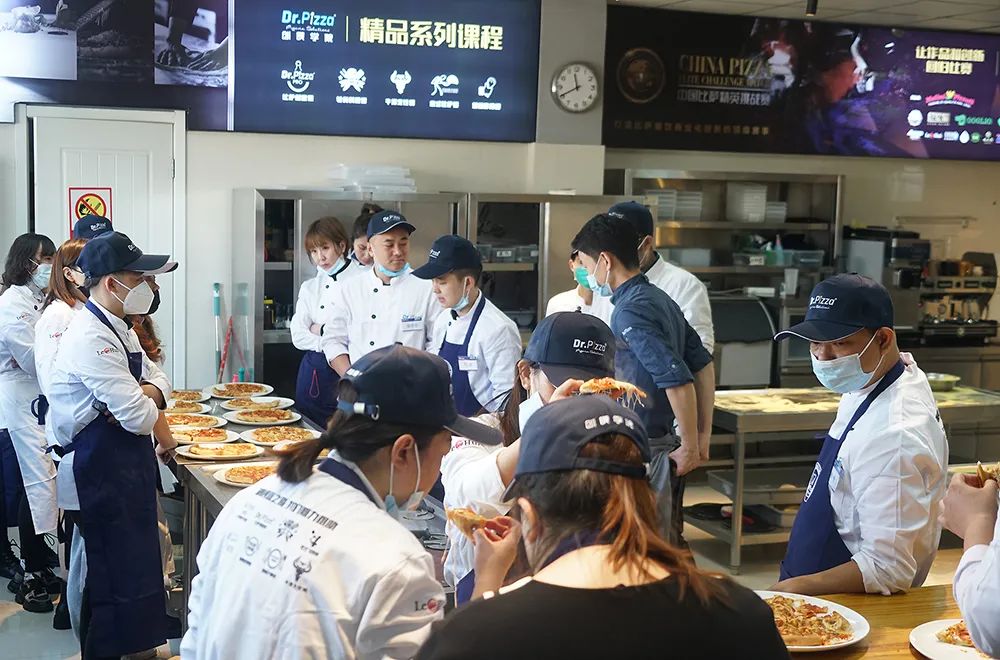 做意式披萨和美式披萨用的面粉一样吗？你选对做披萨的面粉了吗？