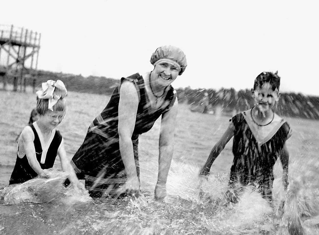 20世纪泳衣老照片,泳衣变化老照片