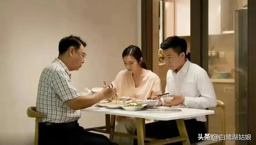 只有两个女儿的家庭老了很孤单,只有一个女儿养老也成问题