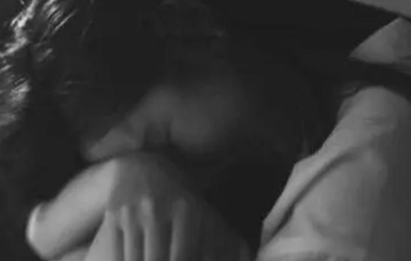 男子因夫妻生活不和谐，便盯上了自己的小姨子，姐姐做法大快人心