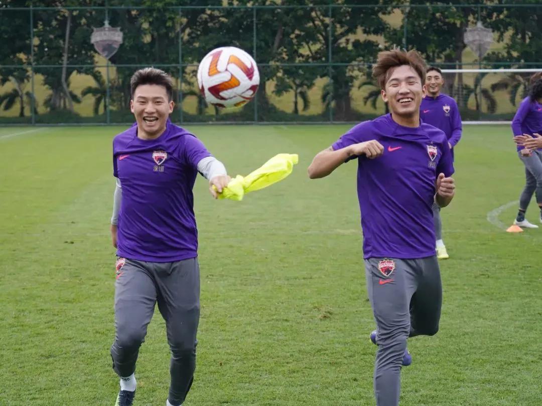 日籍教练足球,曝申花教练组新人已到位