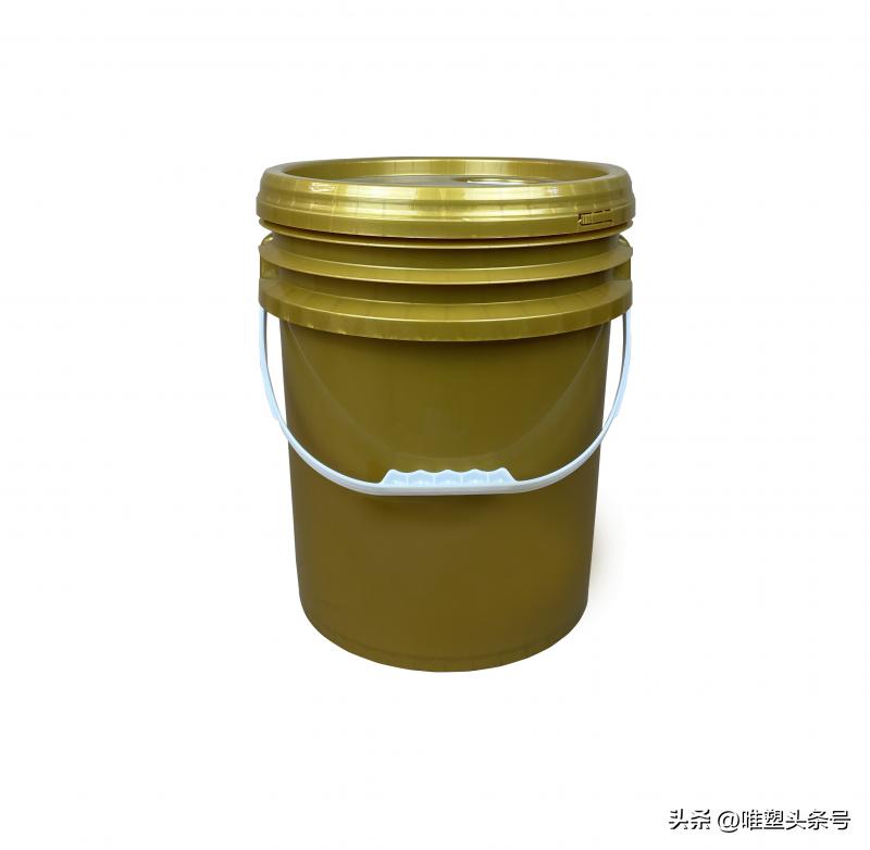 手提桶一桶水多少斤,大塑料桶一桶水多重