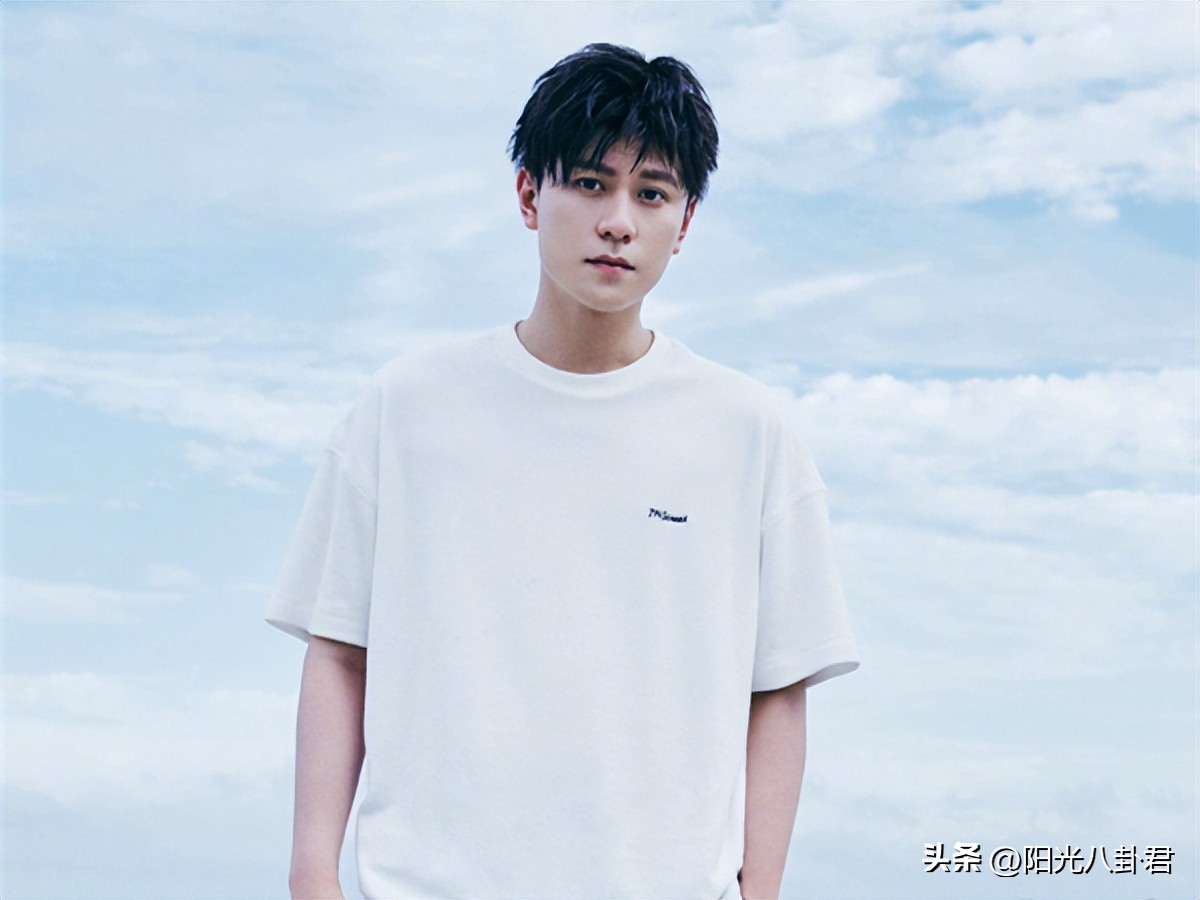 6位吃恋情“红利”的男星，恩爱时春风得意，分手后事业明显下滑